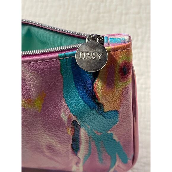 Cute Ipsy Glam Bag – Summer- July 2025 Makeup Bag – Abstract Watercolor Design - Picture 6 of 7